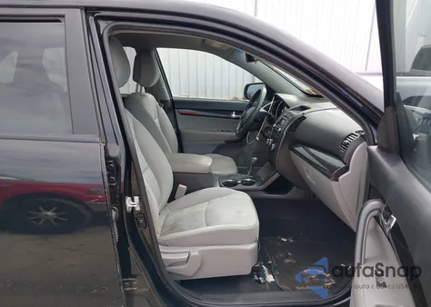 2011 Kia Sorento Lx V6 from USA, damaged, VIN 5XYKTDA2XBG123650